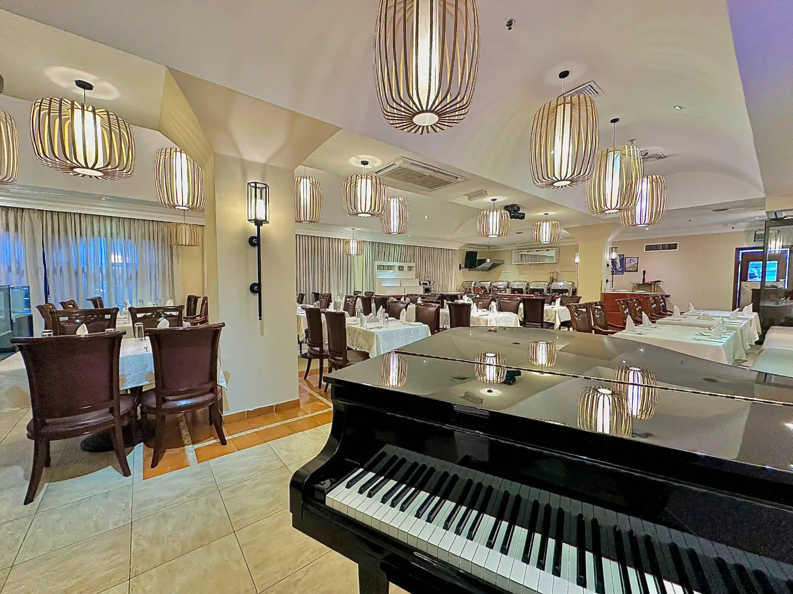 Read more about the article A Taste of Elegance: Dining at ALO ALO Restaurant, VCP Hotel